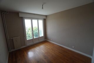  Appartement à louer 4 pièces 80 m²