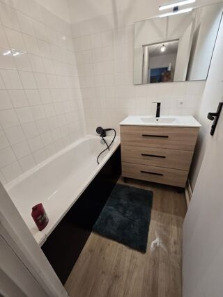  Appartement à louer 3 pièces 52 m²