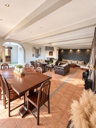  Maison à vendre 7 pièces 232 m²