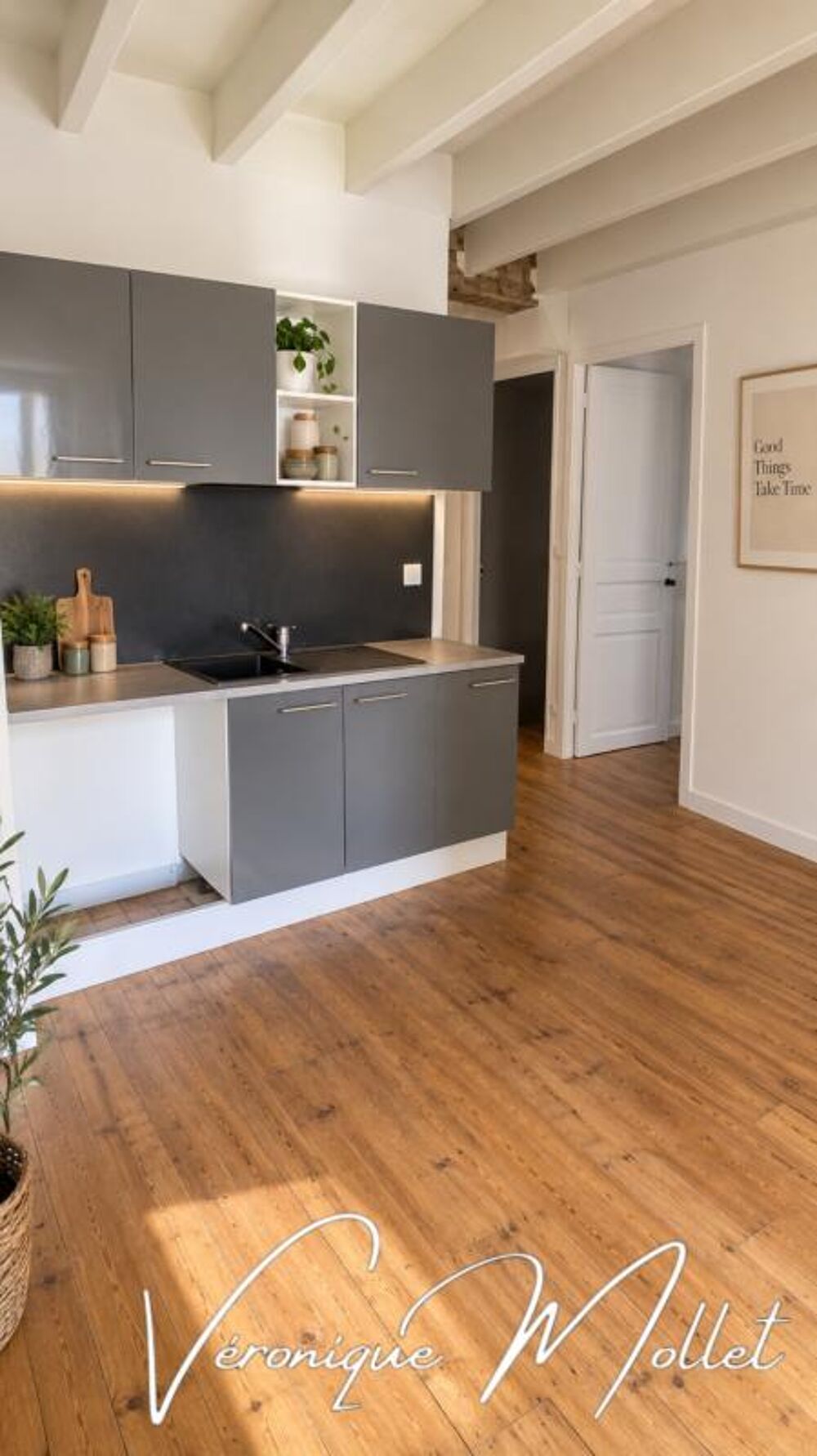 Vente Immeuble Immeuble de rapport – local commercial + 2 appartements – Centre Coutras Coutras