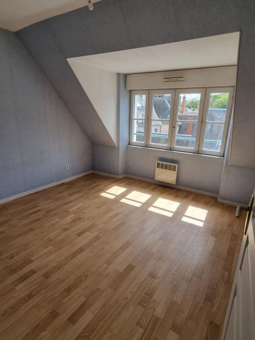 BEL APPARTEMENT AU CENTRE DE VENDOME