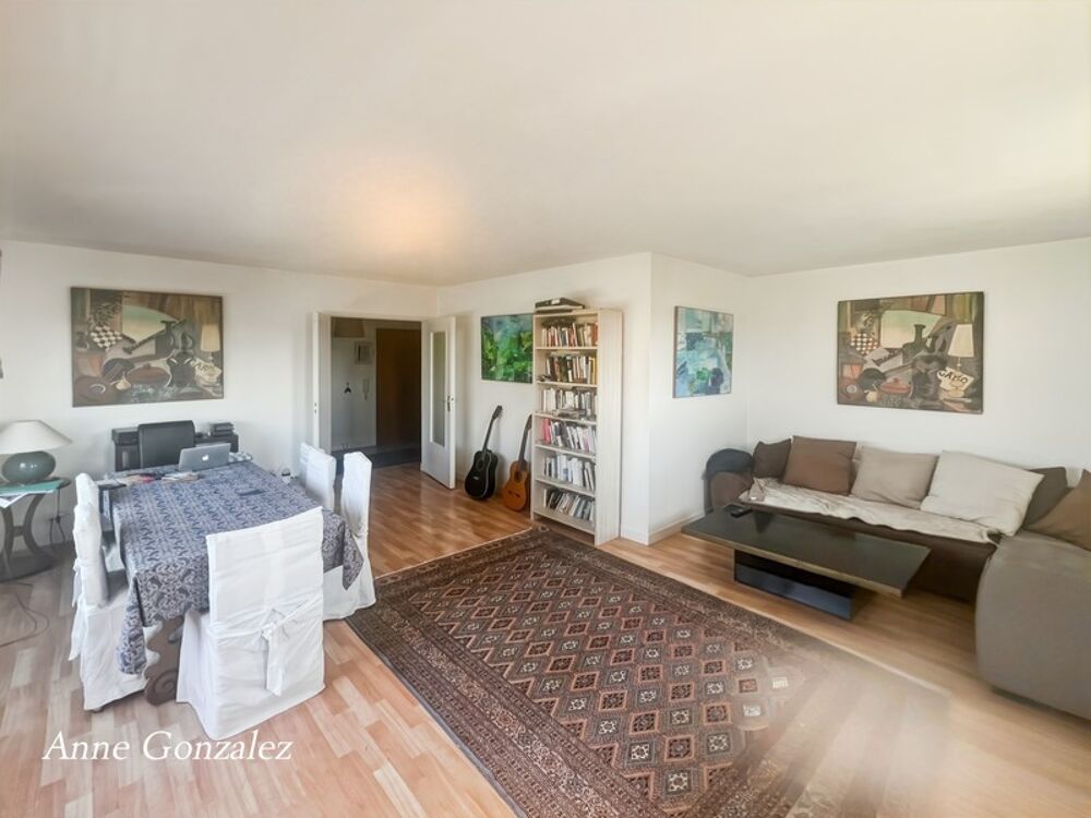 OLIVET Centre, à vendre au troisième et dernier étage avec ascenceur d'une Résidence sécurisée et calme, grand appartement lumin