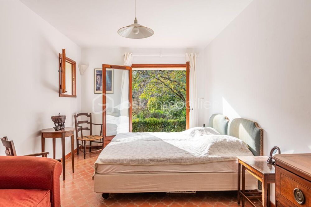 à vendre  Propriété/château Méounes-lès-Montrieux (83136)