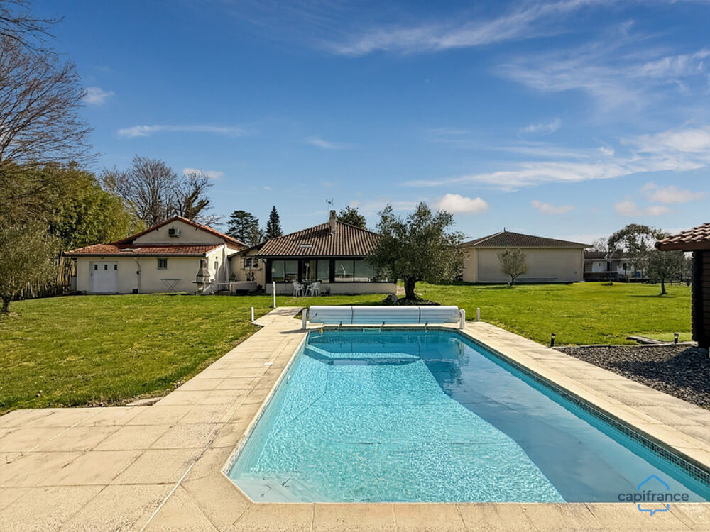 Dpt Gers (32), à vendre BARCELONNE DU GERS Maison T5 de 155 m² habitables + grands garages, dépendances et piscine sur 8678 m² d