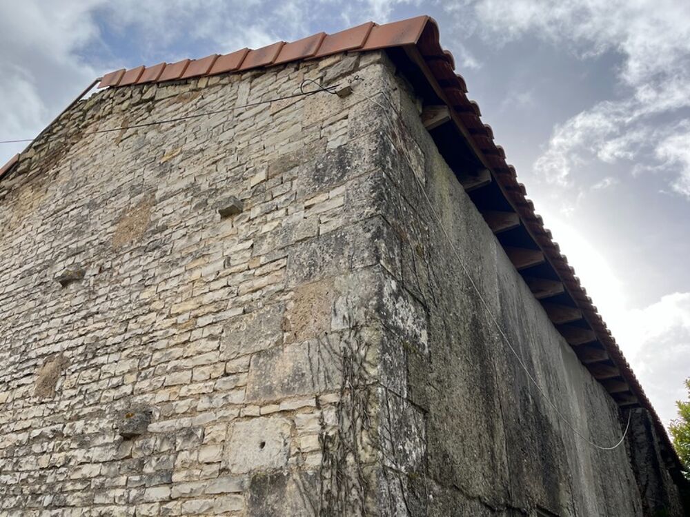 Ensemble immobilier à fort potentiel - Projet rénovation / investissement - JAULDES (16)