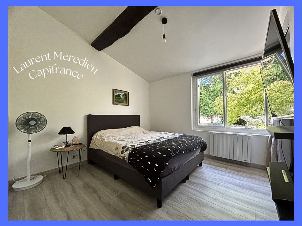 VAL-DE-VIRVÉE  Charmante maison rénovée avec jardin, au coeur du village