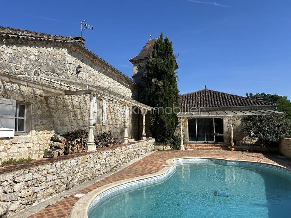 SUPERBE PROPRIETE EN PIERRES - PISCINE - TERRAIN - DEPENDANCE- CACHET
