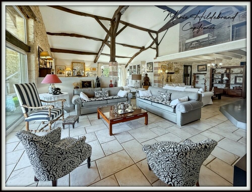 Maison en pierre de plus de 210m² - 5 chambres - jardin, piscine, dépendances - 3600m²