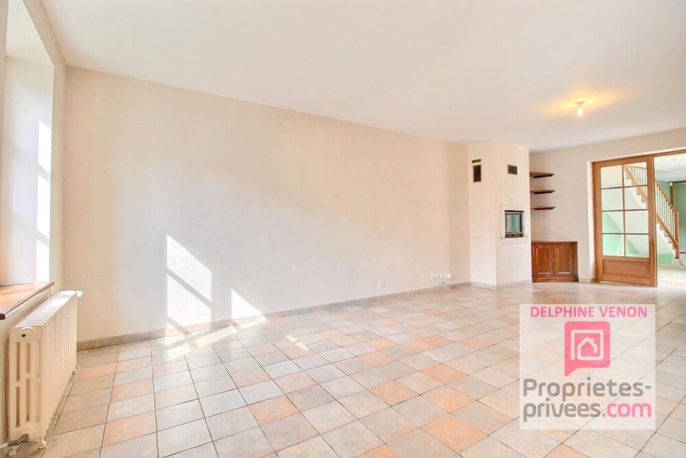 Maison de 200 m² avec vie en plain pied + grange et cave voutée sur un terrain de 525 m² en hypercentre de Châteauneuf sur Loir