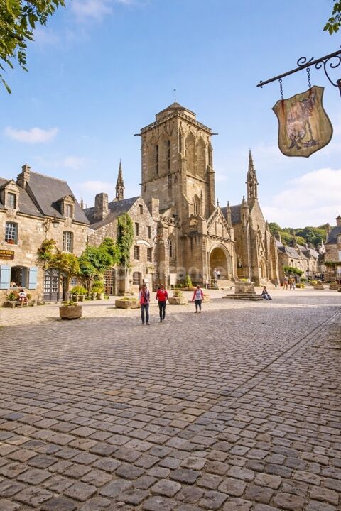 Local Commercial avec logement-Emplacement exceptionnel &agrave; Locronan(29) 2000 29180 Locronan