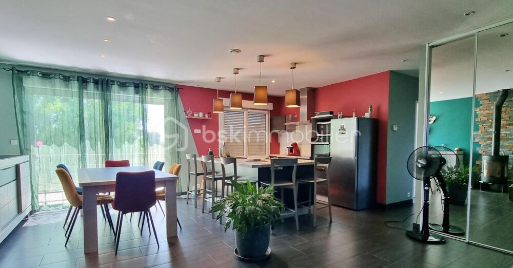 Maison familiale avec grand terrain  Soissons-sur-Nacey