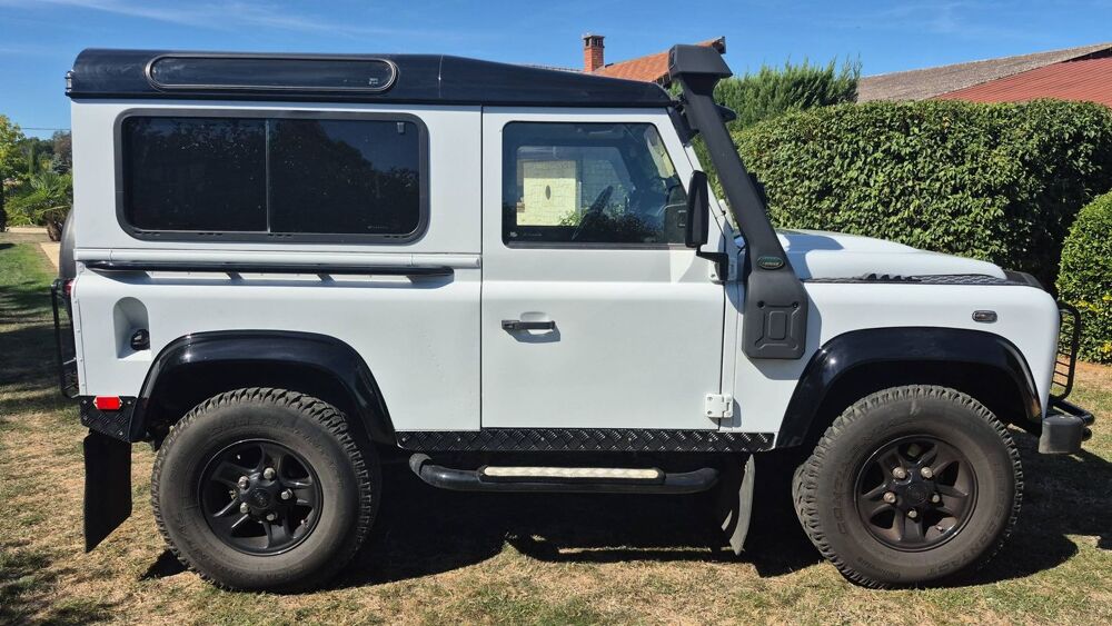 Defender 3 2.2 TDCi 122 4WD SE 2012 occasion 89770 Chailley