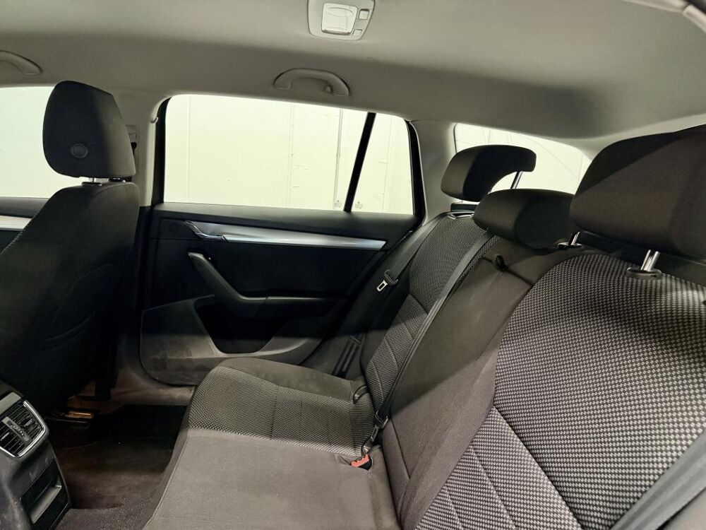 Octavia Combi 1.6tdi 105ch 1ere Main 2014 occasion 59700 Marcq-en-Barœul