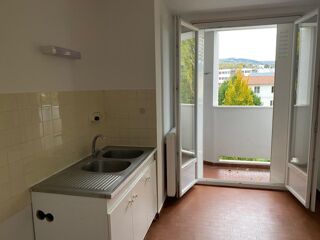  Appartement à louer 5 pièces 98 m²