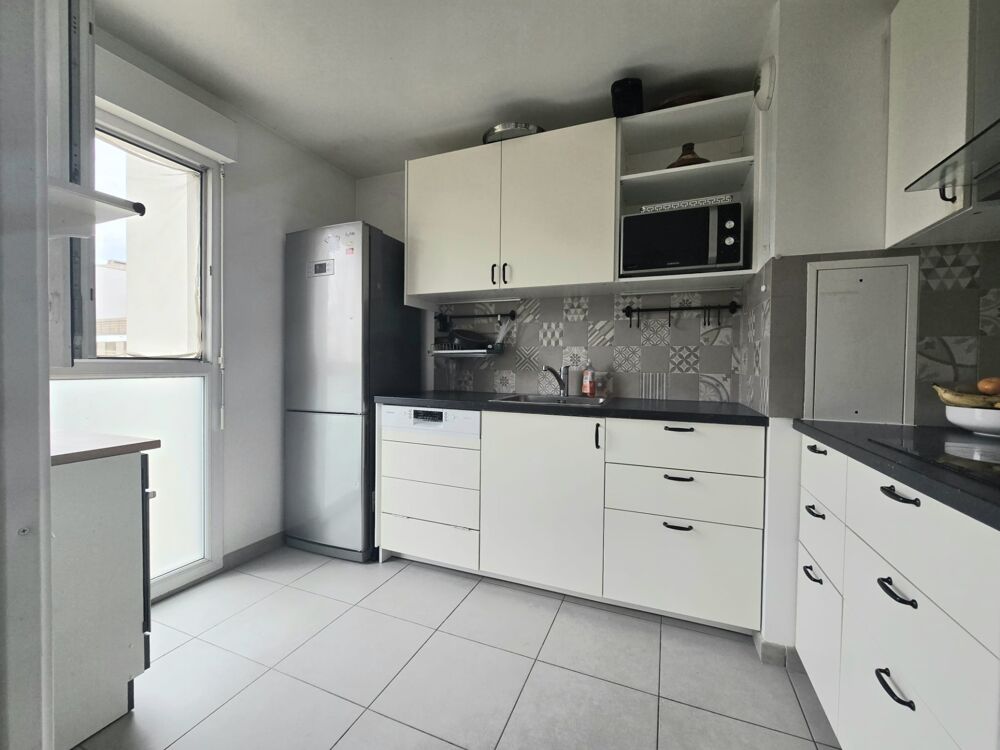 Créteil limite Maisons Alfort - Appartement 3 pièces avec balcon et parking, proche du RER D et du métro ligne 8