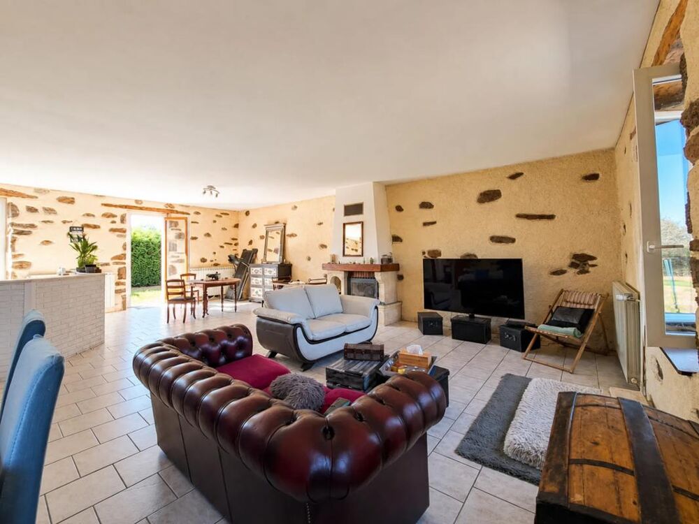 Maison avec dépendance sur 6000m2 de terrain