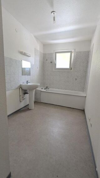  Appartement à louer 4 pièces 77 m²