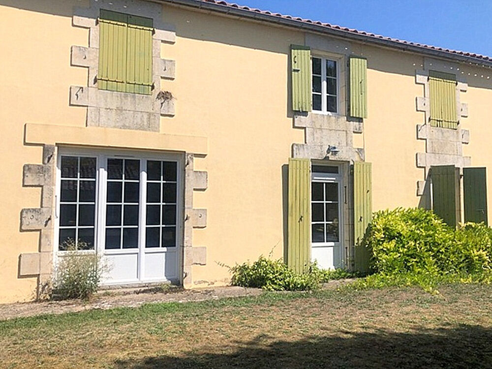 Authentique charentaise - 144 m² - 3 chambres - Piscine - Terrain 1000 m² - Bord de conche
