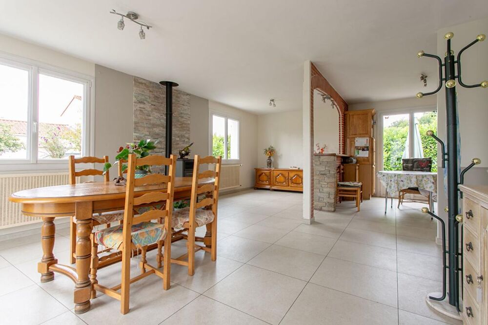 Maison Gorges 4 P . 3 Chs . 84.7 M² . Garage . T 545 M² . Terrasse