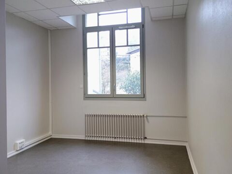 NANTUA -  BUREAU/CABINET 294 01000 Nantua