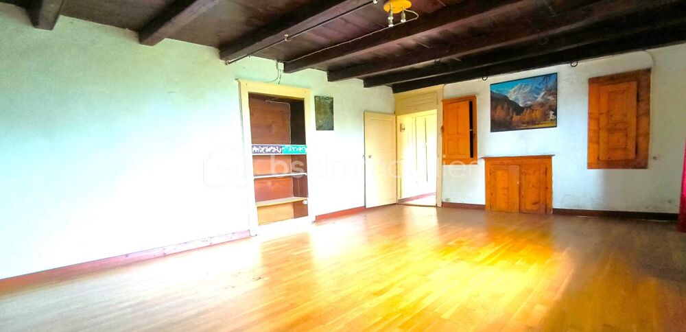 Grande maison de 353m2 et 3200m2 de terrain