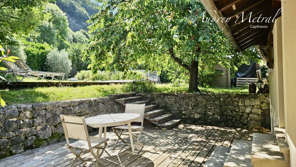 Vente Maison Maison en pierre avec piscine + terrain à vendre à SERRIERES EN CHAUTAGNE (73), 50 min de Genève et d'Annecy, 35 min d'Aix-les-B Serrieres en chautagne