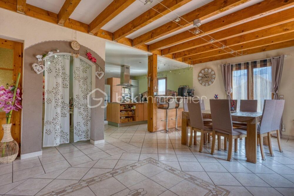 Vente Maison Maison familiale 169 m² – Vie de plain-pied, terrain de + 1 600 m² et vue montagnes à Bourgneuf Bourgneuf