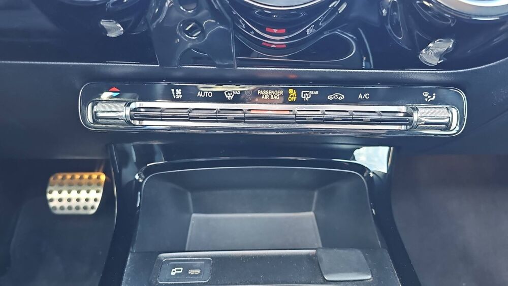 Classe A 200 163 7G-DCT AMG Line - Automatique Toit ouvrant 2018 occasion 37230 Fondettes