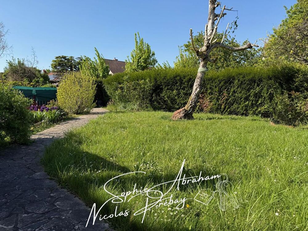 Vente Maison Maison individuelle avec 4 chambres, sous-sol et jardin Janville en beauce