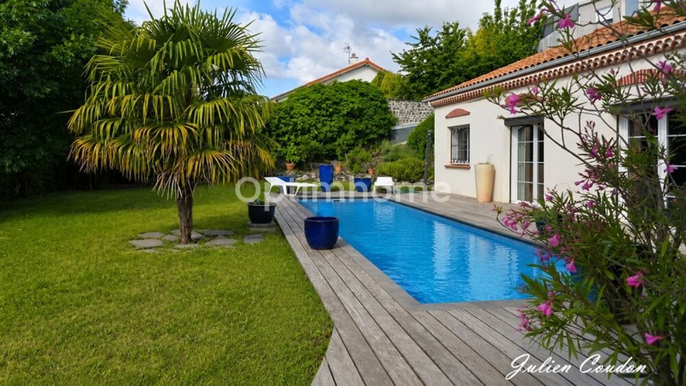 VILLA D'ARCHITECTE D'EXCEPTION  265 m²  PISCINE  VUE PANORAMIQUE  CHANTERANNE