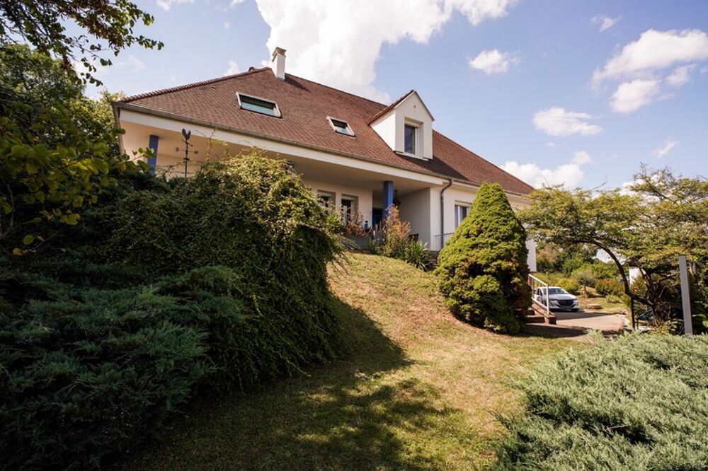 Vente Maison Dpt Saône et Loire (71), à vendre proche MACON maison P9 de 239m² - Terrain de 1600 m² - Macon