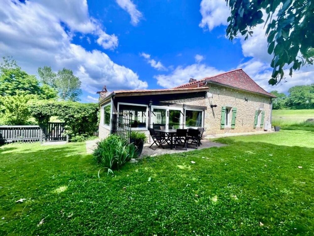 Charmante propriété en pierre avec deux maisons et piscine a