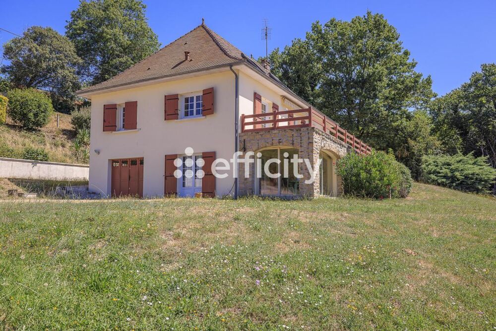 Maison 8 pièces 162 m² · à Montpon Menesterol · 162 m² · 234 000 €
