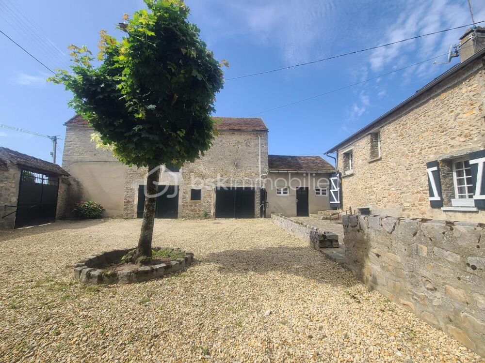 Ancien corps de ferme de caractère de 139 m² sur terrain clos et arboré de 1540 m²
