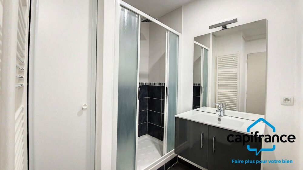 Location Appartement Dpt Isère (38), à louer AOSTE appartement T2 rénové en centre village Aoste