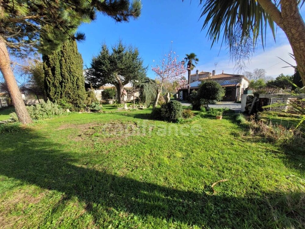 Vente Maison Maison 4 pices de 148 m2 secteur calme sur un terrain de 1446 m2 Royan