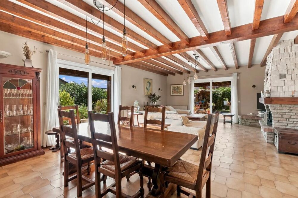 Maison de 7 pièces de 183 m² à La Balme-de-Sillingy