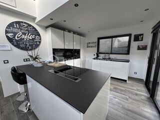  Maison  vendre 6 pices 140 m