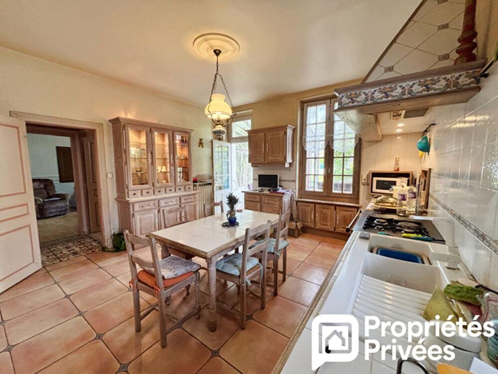 Vente Maison Maison de caractère  185 m²  à Mehun-sur-Yèvre (18500) Mehun sur yevre