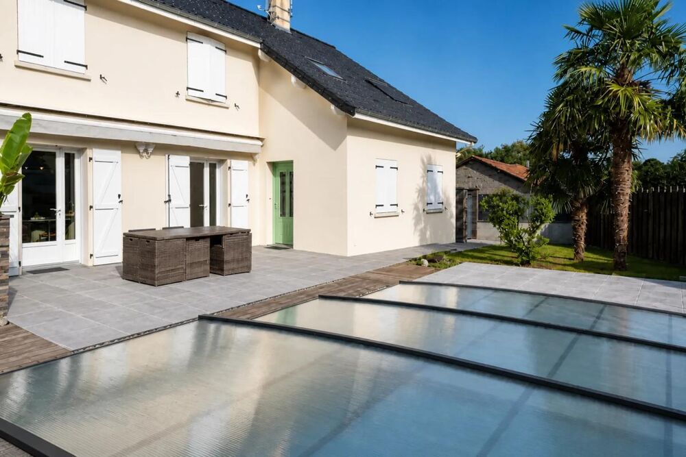 Maison de 7 pièces de 221 m² à Saint-Mathieu