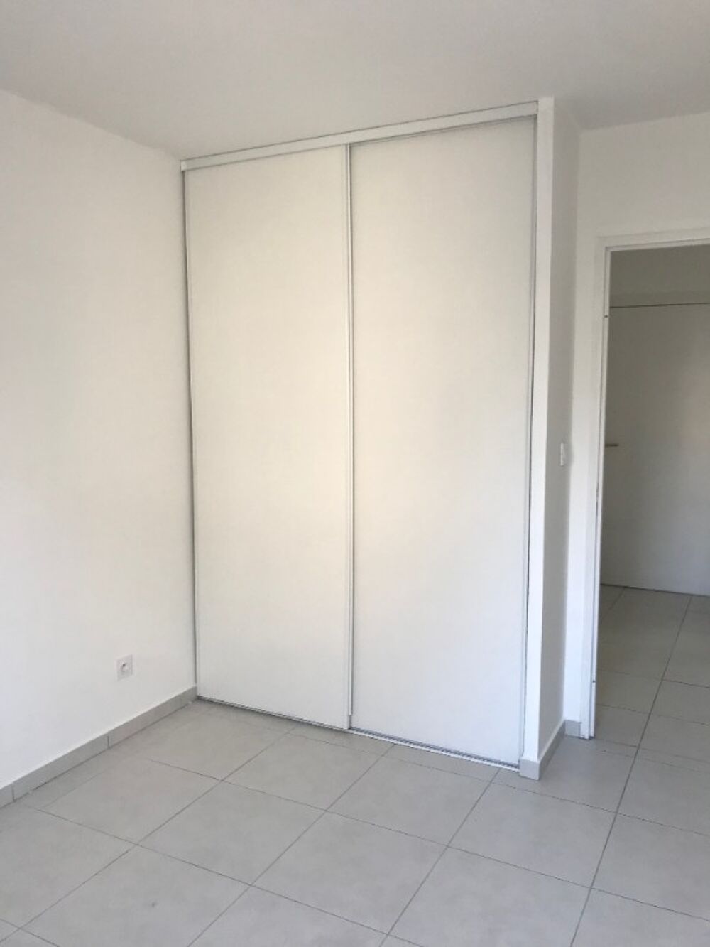 T2 avec balcon et parking à AVIGNON