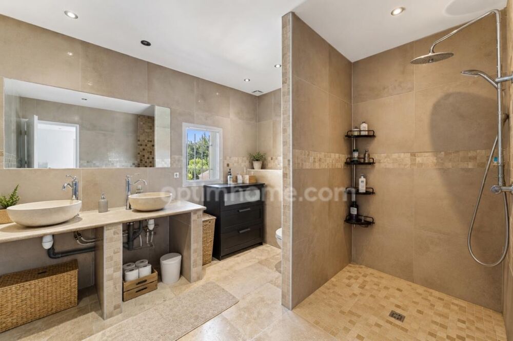 à vendre  Maison Paradou (13520)