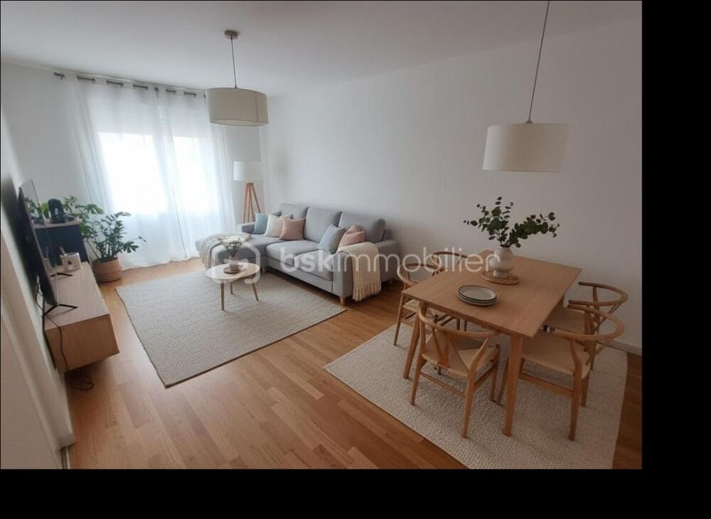 Nice Ouest  2 pièces avec balcon et parking en sous-sol
