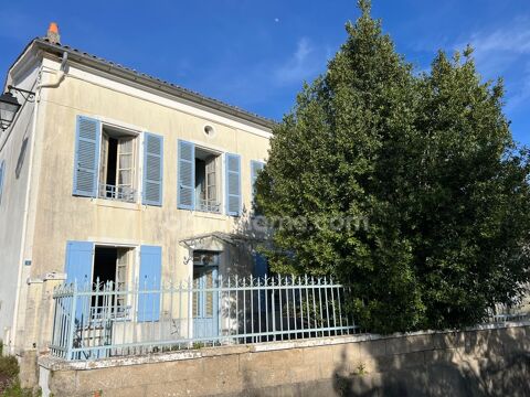 MAISON DE VILLAGE EN PIERRE AVEC TERRAIN ET GARAGE 129000 Saint-Bris-des-Bois (17770)