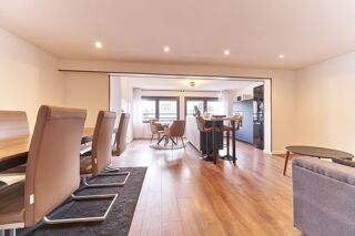  Appartement à louer 5 pièces 100 m²