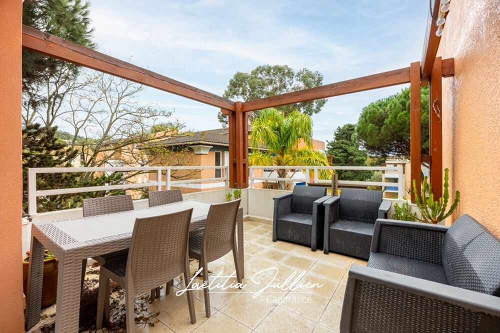 DEPT VAR - LE LAVANDOU Cavalière  Studio 26m² 4 couchages avec terrasse de 11m² plein Sud au calme, parking et plage à pied