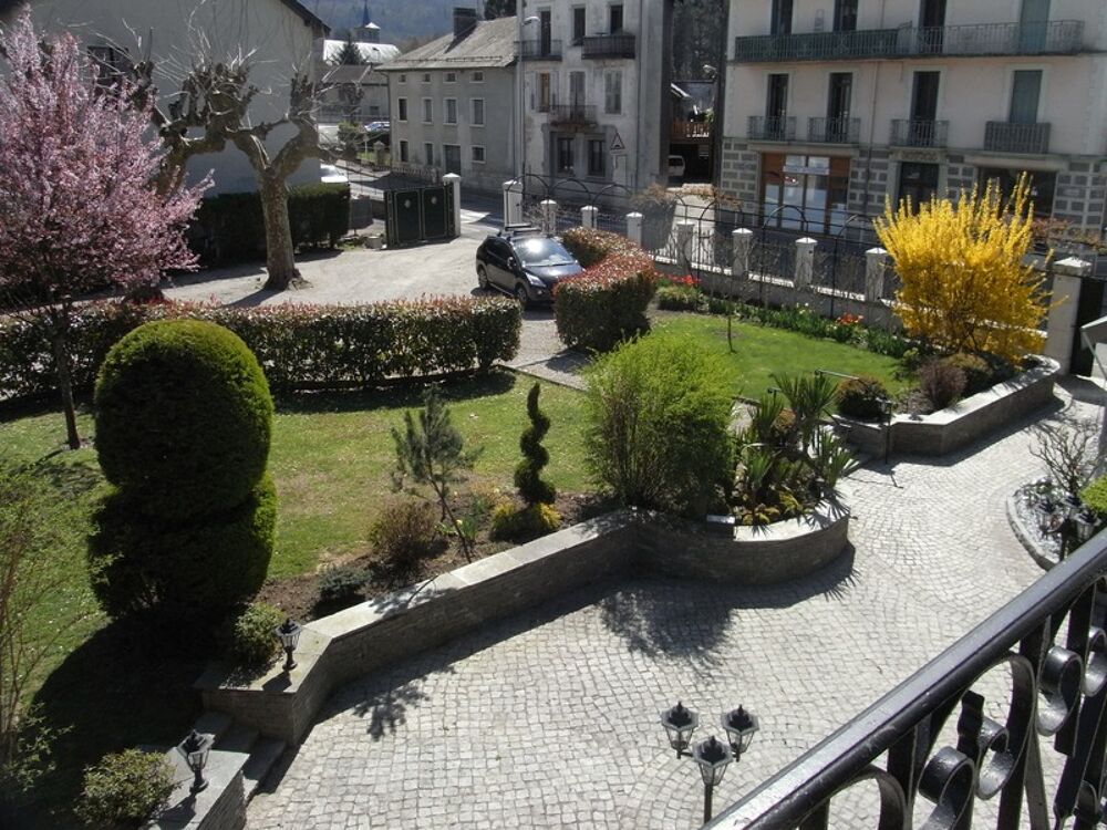   A vendre VALGELON-LA ROCHETTE (73) Murs 406 m² + sous sol, sur parcelle de 1 053m² 