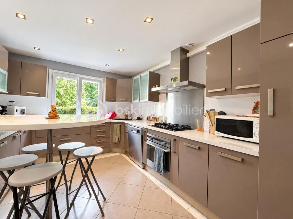 Vente Maison À 15 minutes de Coulommiers – Maison familiale aux beaux volumes avec véranda et dépendance Saint denis les rebais