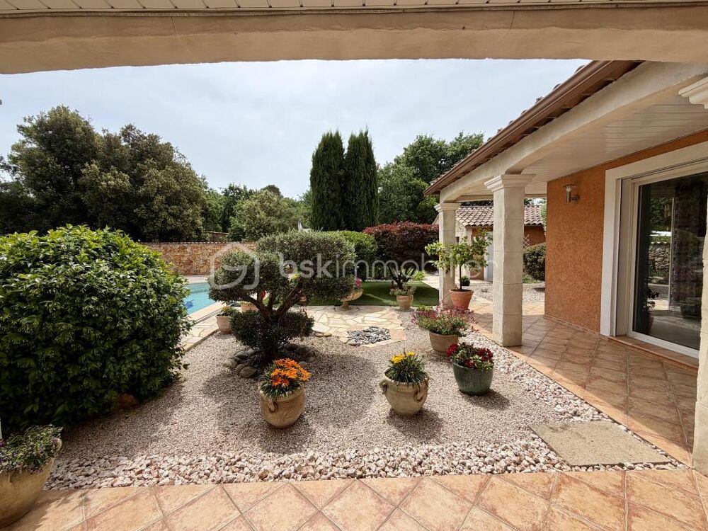 à vendre  Maison Forcalqueiret (83136)