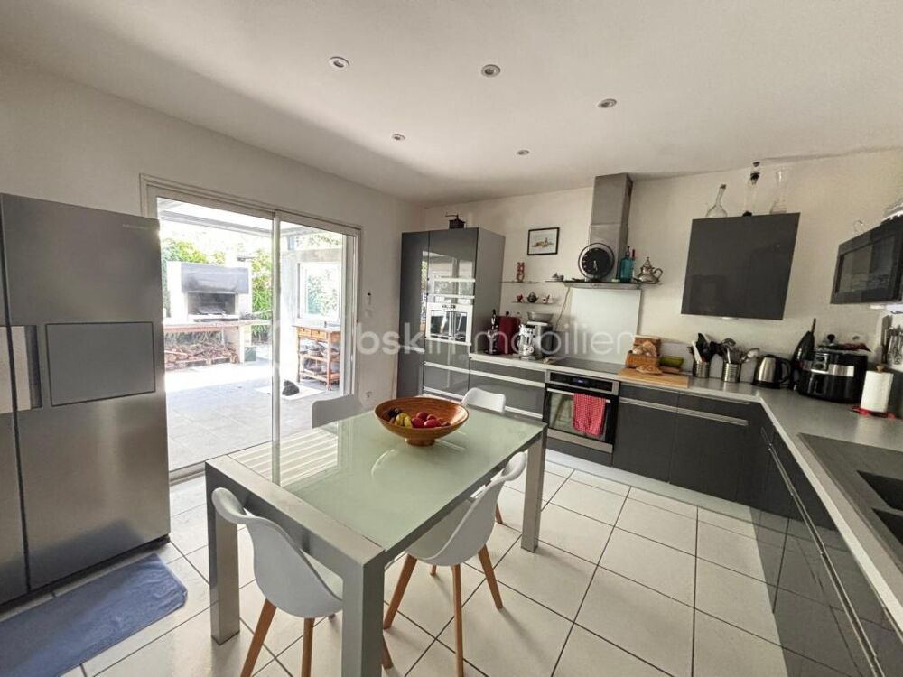 Vente Villa Villa 248 m² avec piscine intérieure chauffée – Agde Agde